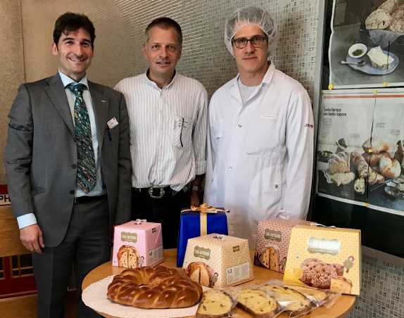 OG Ticino Präsident Rudi Belotti (l) mit Christian Wilda (m) der Agri Food